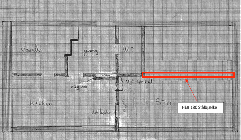 Bygherren havde hyret JS Rådgivende Ingeniører ifm. et ønske at få forstørret stuerummet ved at fjerne den eksisterende bærende væg, der har til formål at understøtte et eksisterende etagedæk på 1. sal.